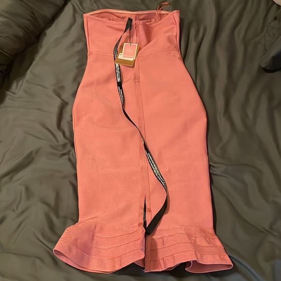 Pretty Little Thing cocktail dress - Picture 5 of 6